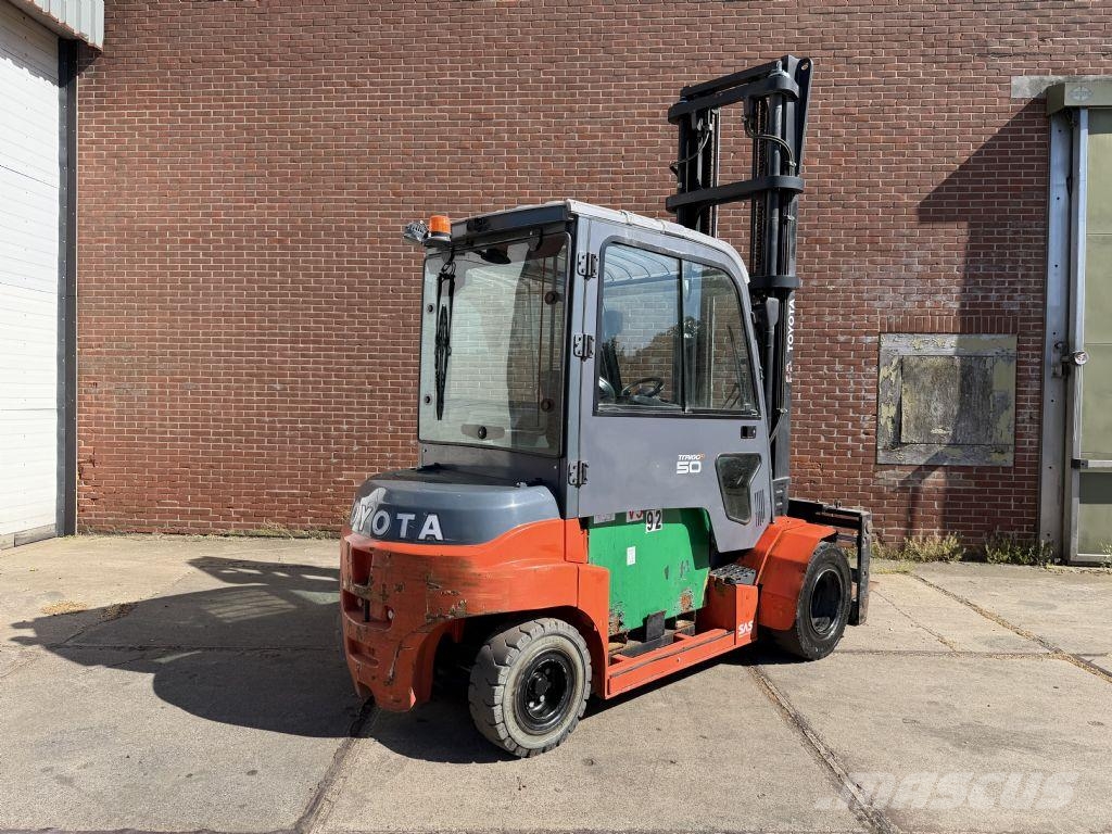 Toyota 8FBMT50 Electric forklifts