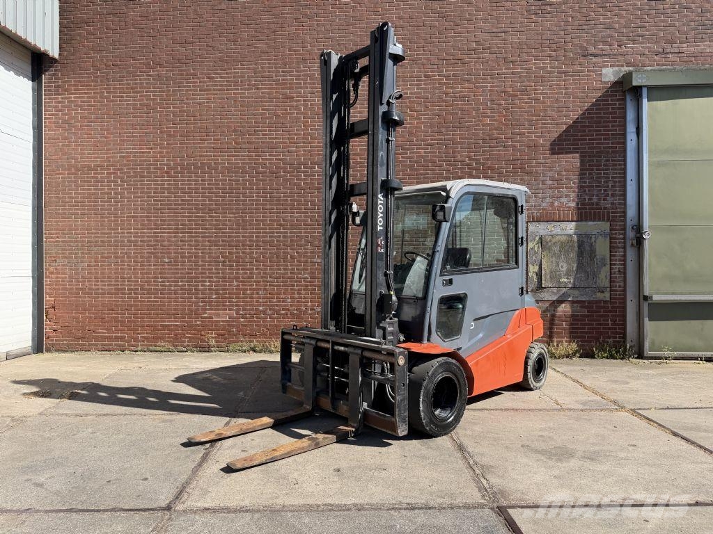 Toyota 8FBMT50 Electric forklifts