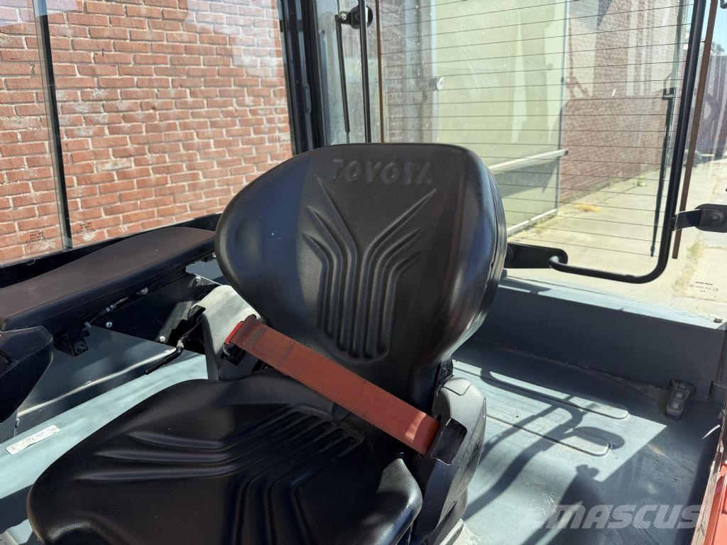 Toyota 8FBMT50 Electric forklifts