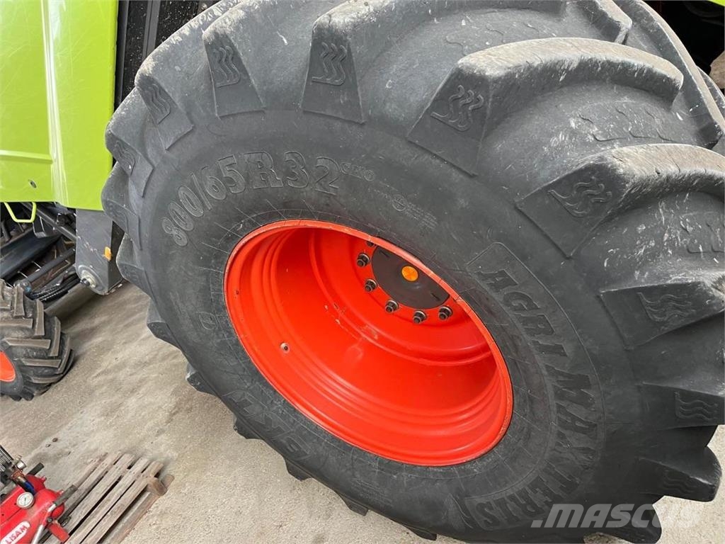CLAAS 430 Tucano Θεριζοαλωνιστικές μηχανές