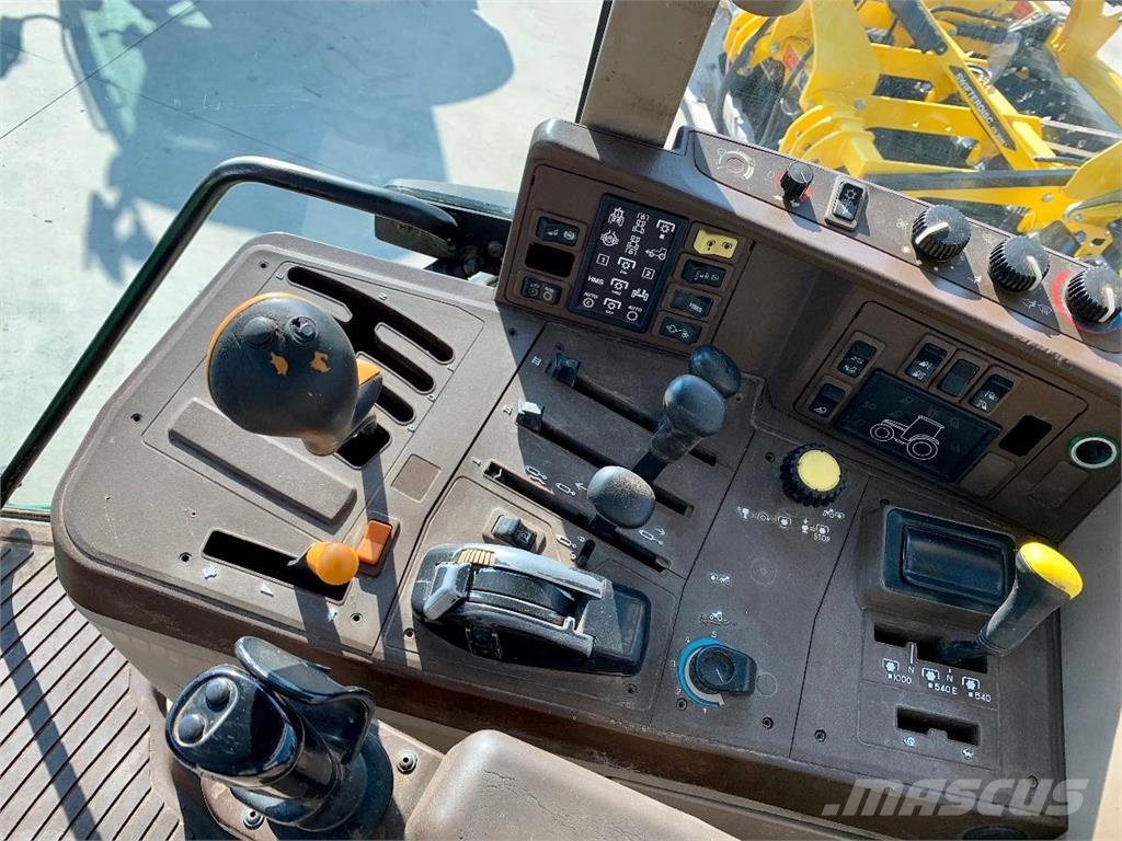 John Deere 6820 Farm machinery
