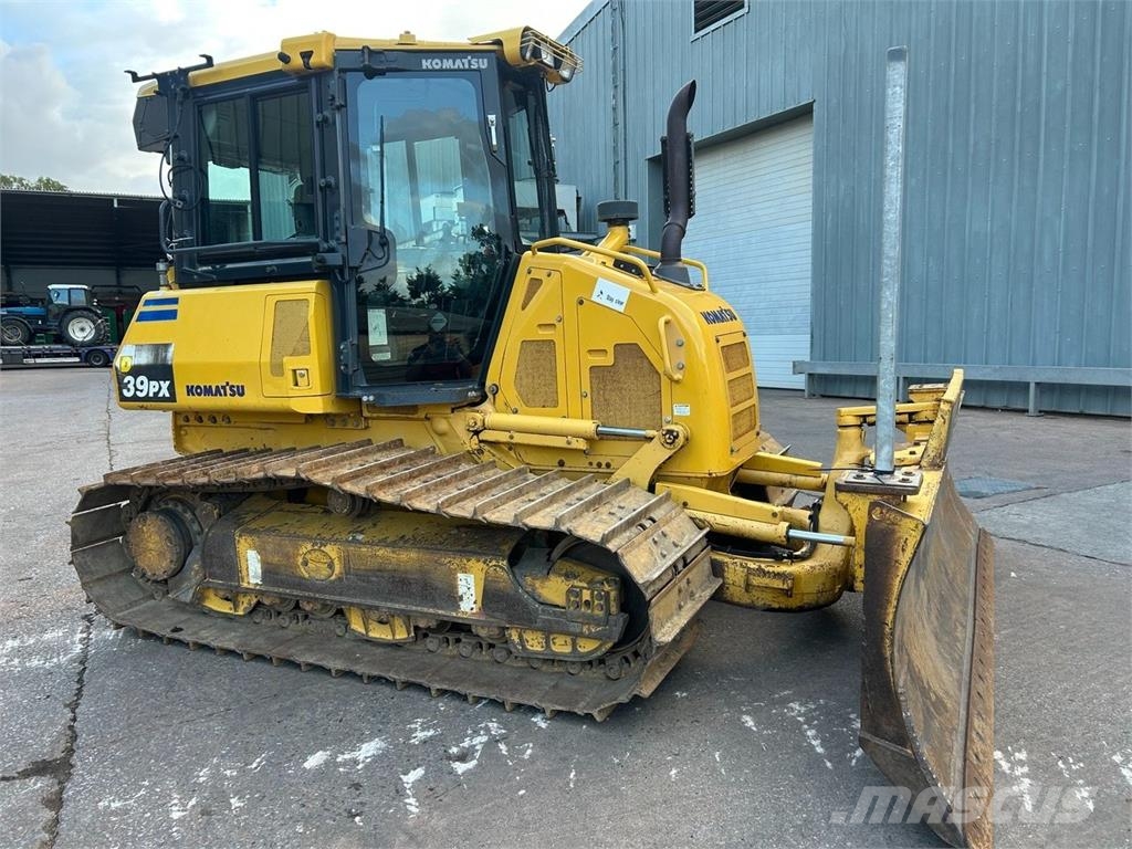 Komatsu D39 PX Bulldozer ماكينات زراعية - غير ذلك