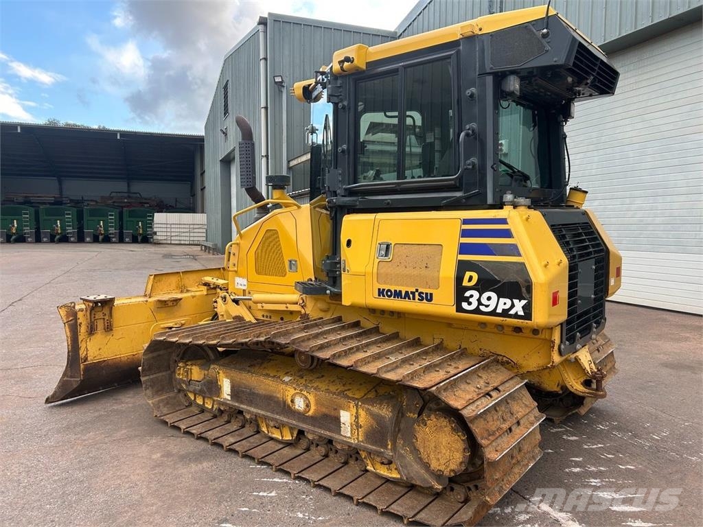 Komatsu D39 PX Bulldozer ماكينات زراعية - غير ذلك