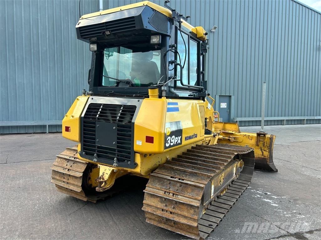 Komatsu D39 PX Bulldozer ماكينات زراعية - غير ذلك