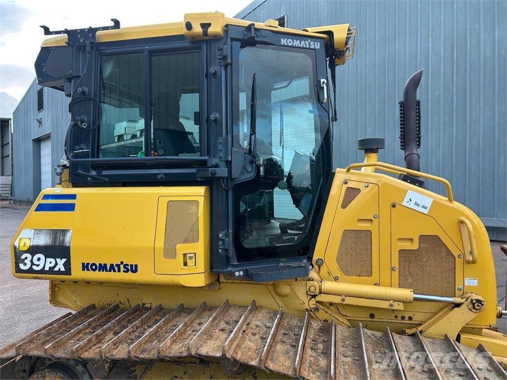 Komatsu D39 PX Bulldozer ماكينات زراعية - غير ذلك