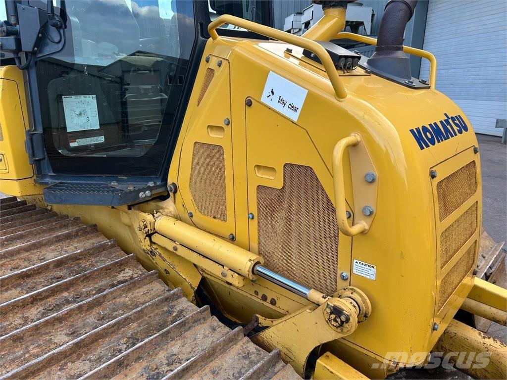 Komatsu D39 PX Bulldozer ماكينات زراعية - غير ذلك