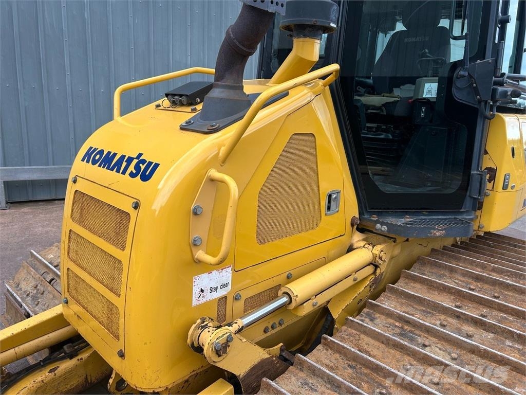 Komatsu D39 PX Bulldozer ماكينات زراعية - غير ذلك