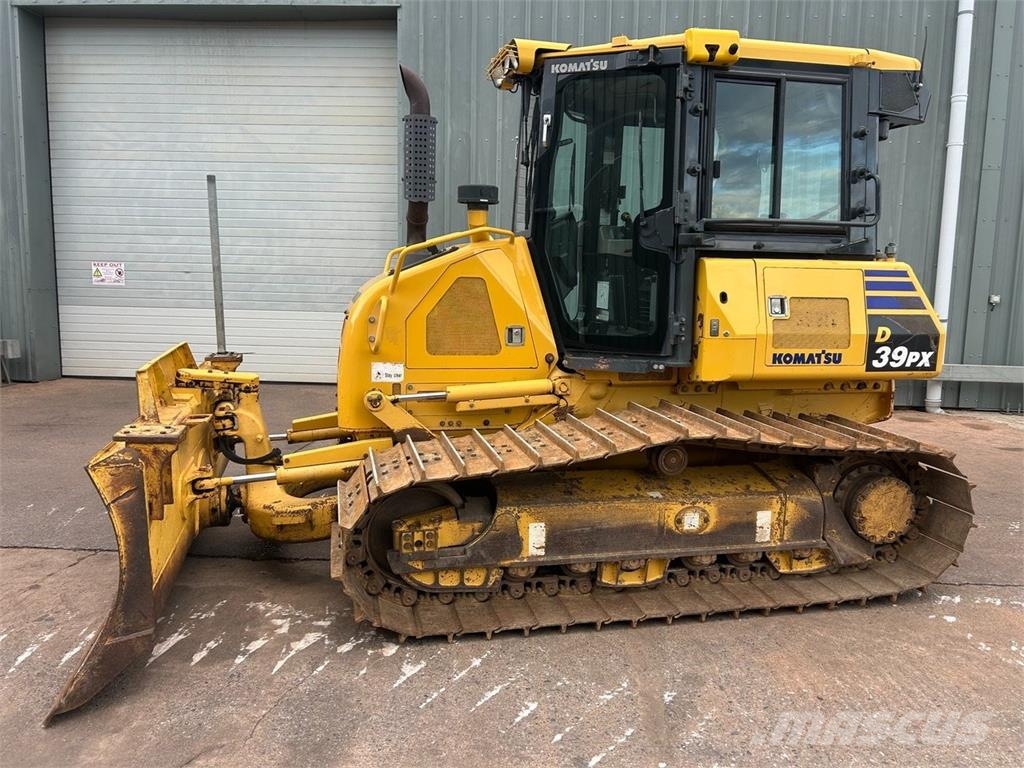 Komatsu D39 PX Bulldozer ماكينات زراعية - غير ذلك