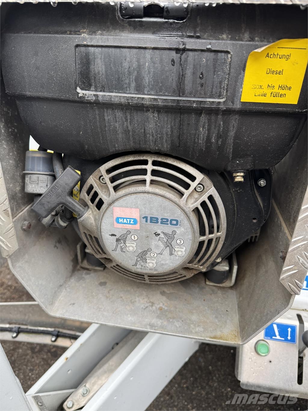 Dino 135 T 트레일러 탑재 고소작업대