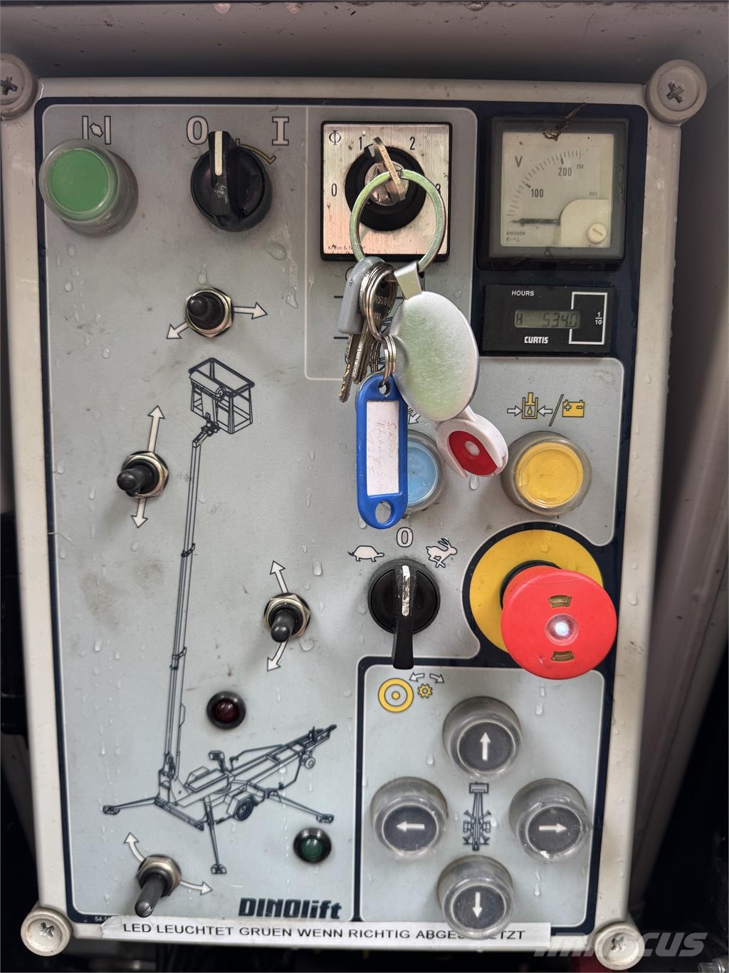 Dino 135 T 트레일러 탑재 고소작업대