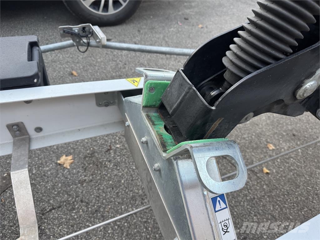 Dino 135 T Trailer mounted platforms