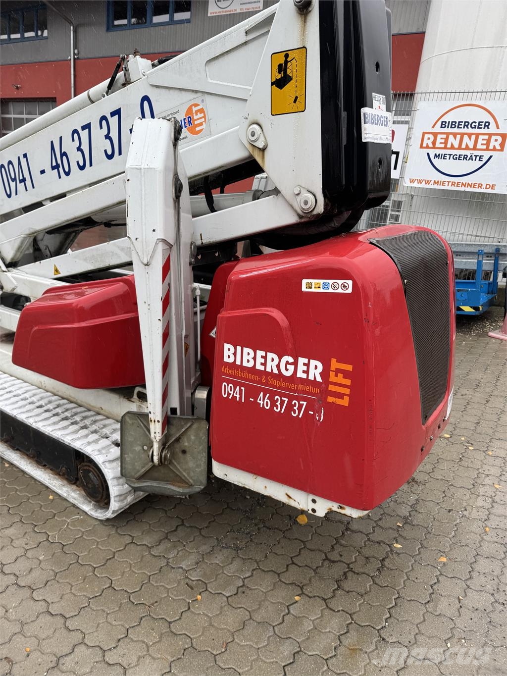 Dino 220 XTC Compact self-propelled boom lifts