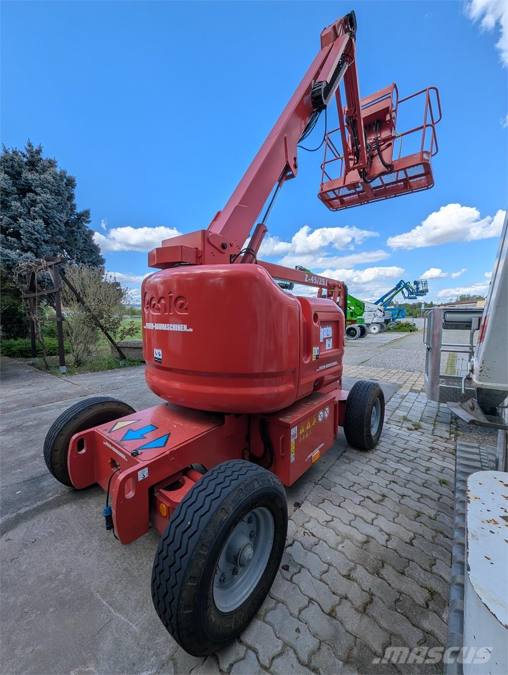 Genie Z-45/25 J DC Ant priekabų montuojamos kėlimo platformos