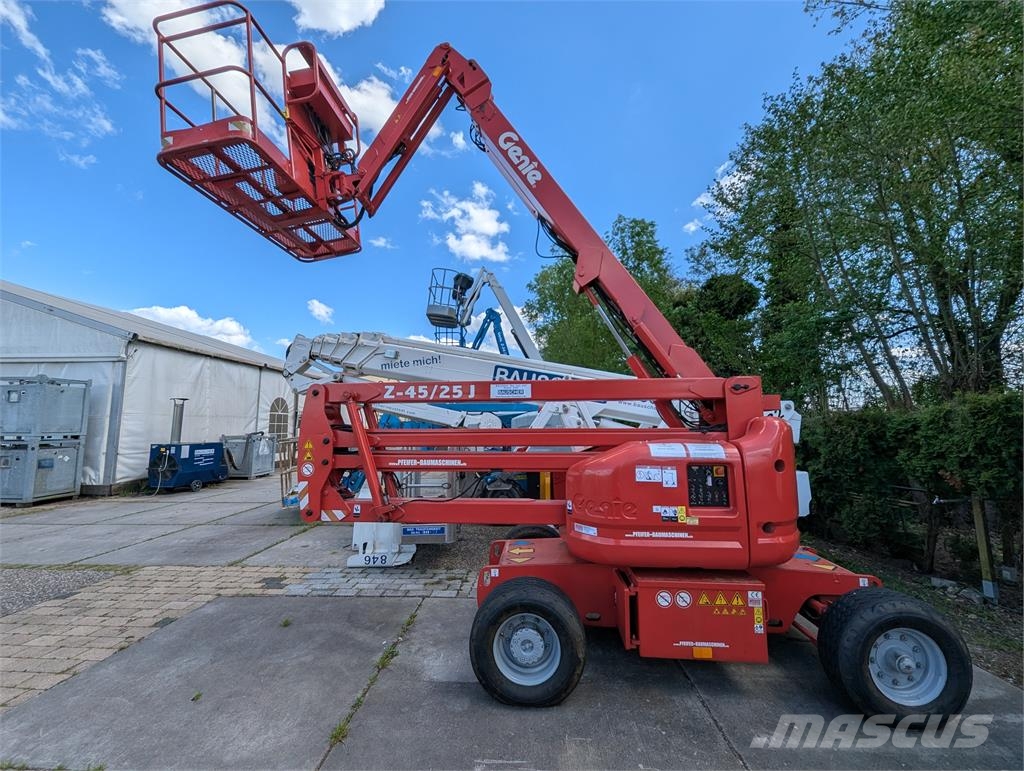 Genie Z-45/25 J DC Ant priekabų montuojamos kėlimo platformos