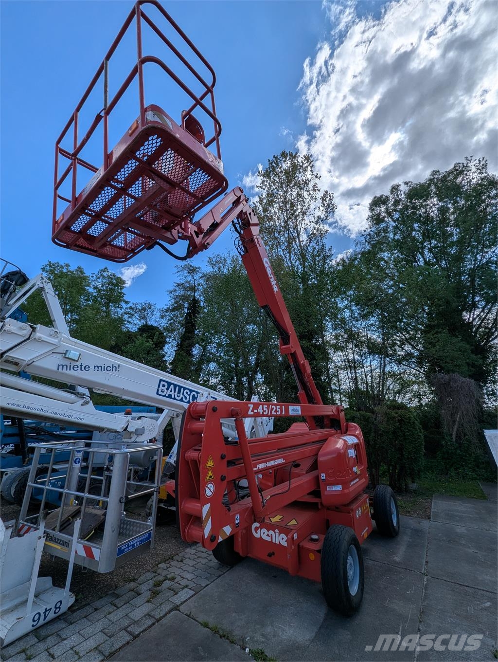 Genie Z-45/25 J DC Ant priekabų montuojamos kėlimo platformos