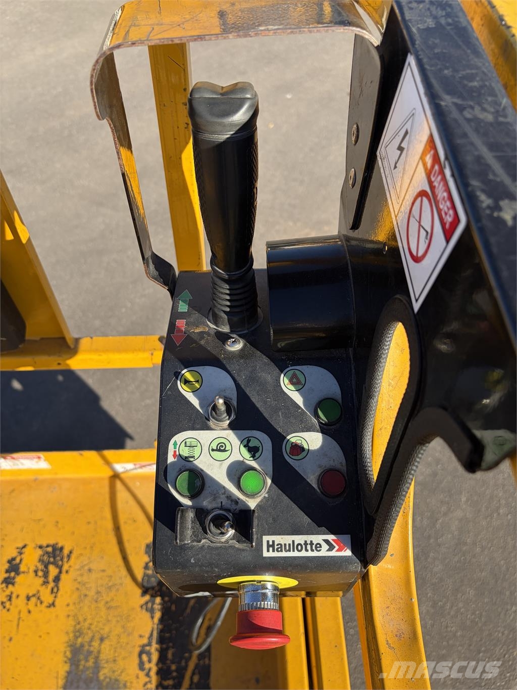 Haulotte Compact 12 Scheren-Arbeitsbühnen
