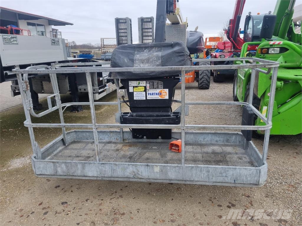 JLG 1250 AJP Kĺbové plošiny