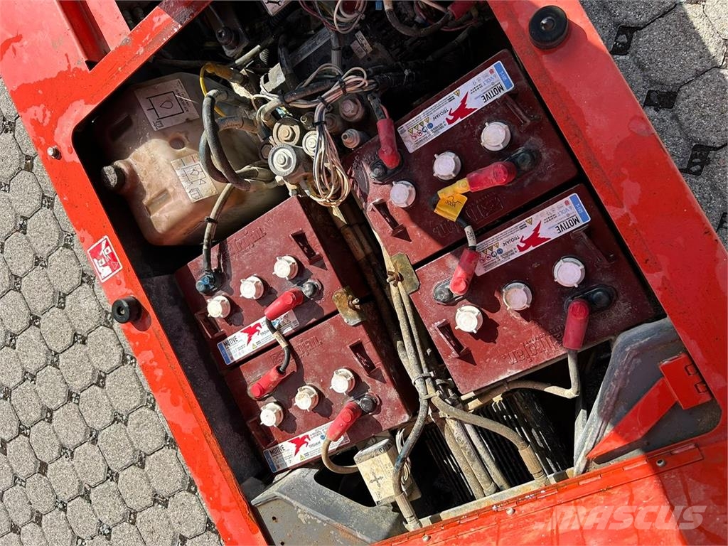 SkyJack SJ16 Kompakt kendinden tahrikli personel platformları