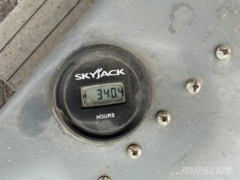 SkyJack SJIII-3226 シザースリフト