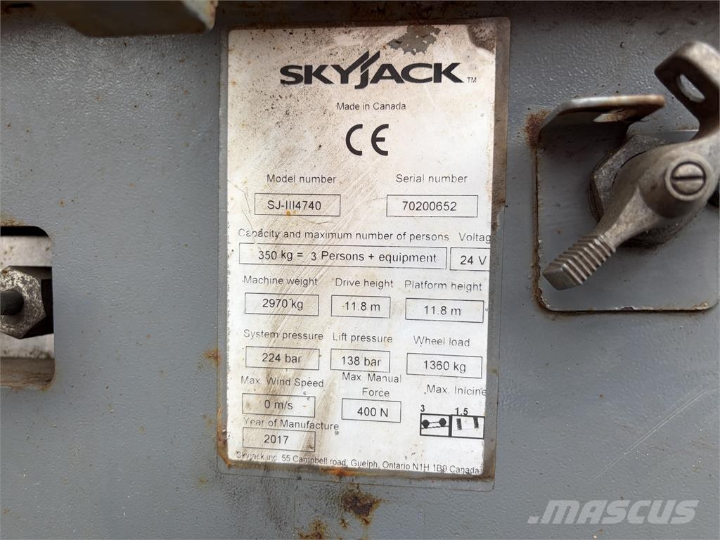 SkyJack SJIII-4740 Škarjaste dvižne ploščadi