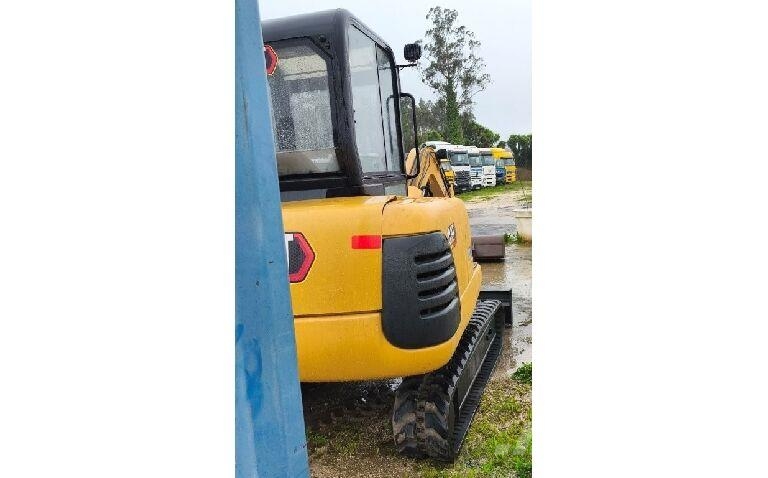 CAT  Miniexcavadoras
