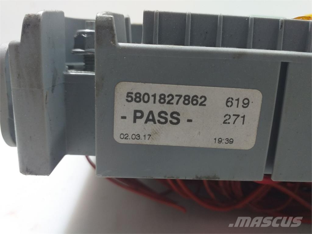 Iveco Cursor / F3GFL611 Placa de Circuitos Fusíveis Stra Ηλεκτρονικά