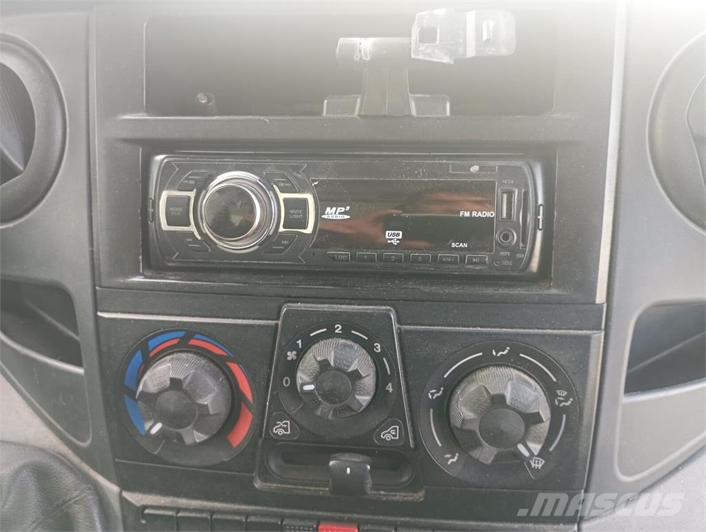 Iveco Daily 50C15 c/ Caixa Frigorifica para Peças Kylmä-/Lämpökori kuorma-autot