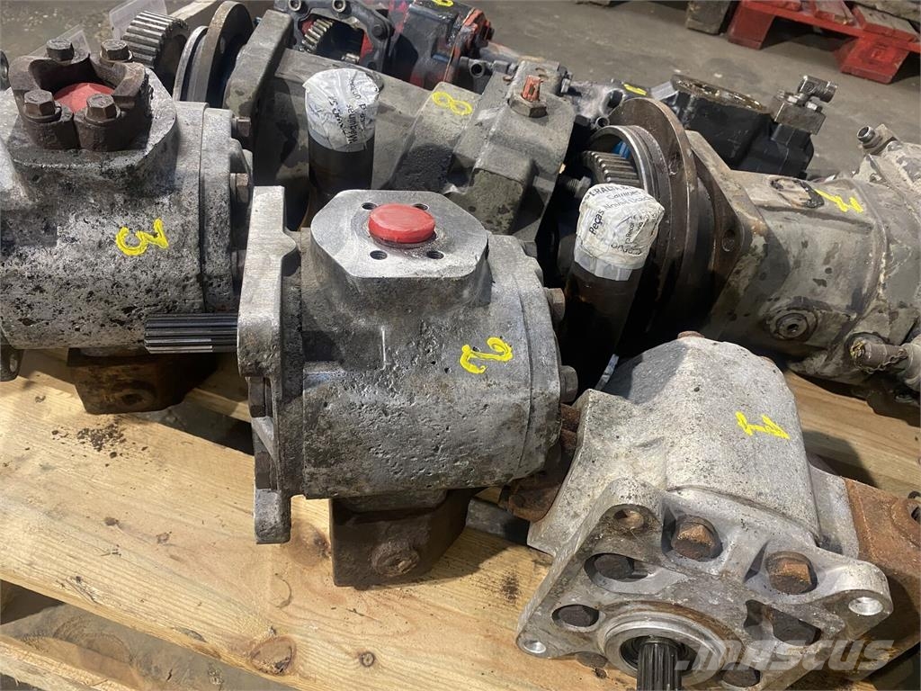 Komatsu D57S - 1 / 4D130 Bomba Hidráulica Hydraulika