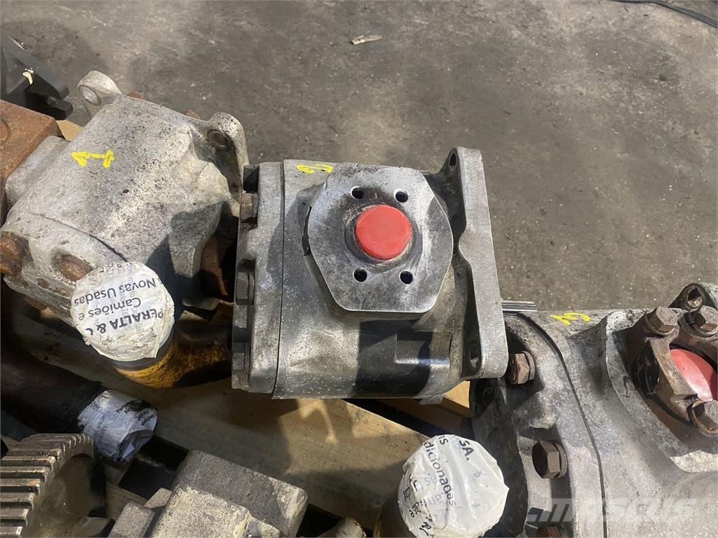 Komatsu D57S - 1 / 4D130 Bomba Hidráulica Hydraulika
