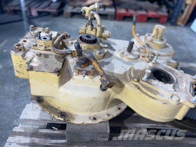 Komatsu / Make D75S-3 트랜스미션