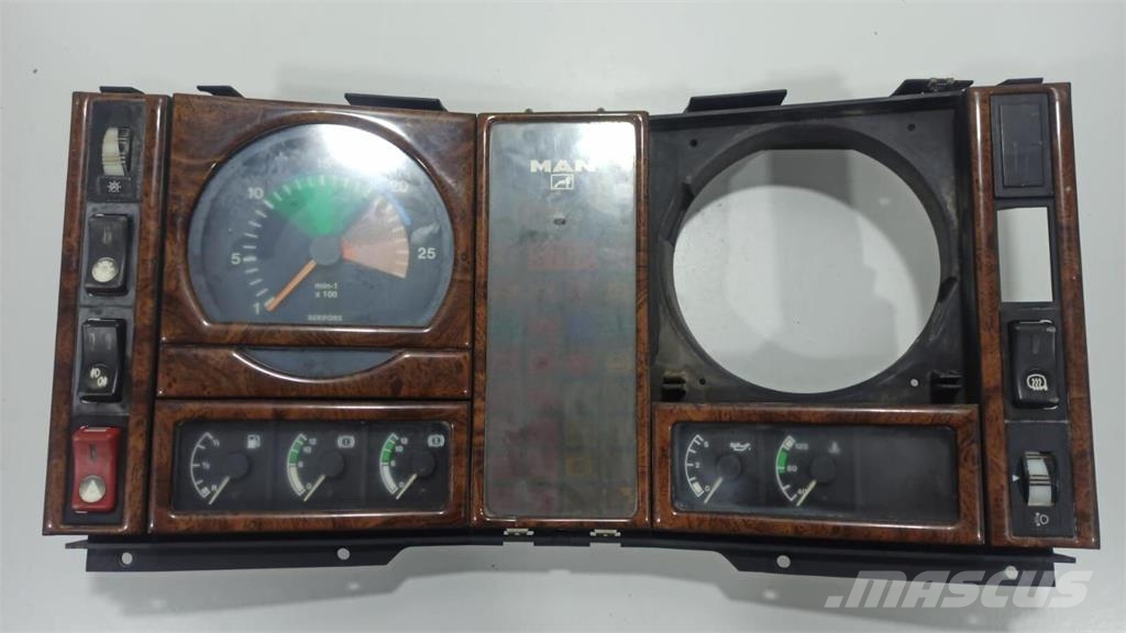 MAN M2000 Painel de Instrumentos 일렉트로닉스