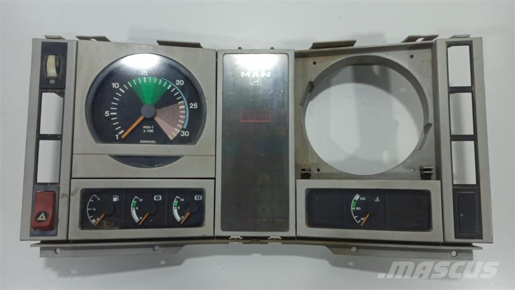 MAN M2000 Painel de Instrumentos 일렉트로닉스