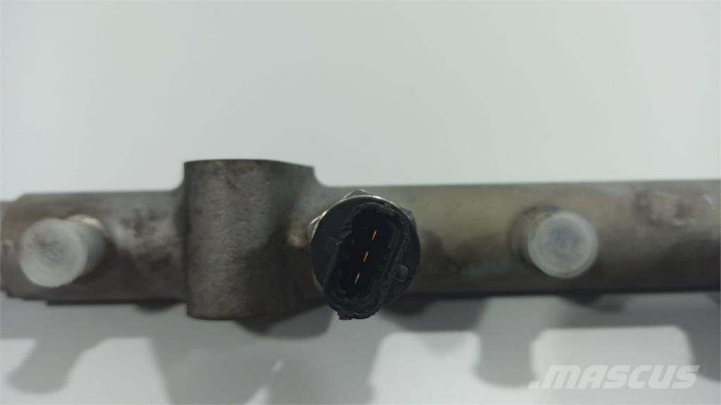 MAN TGA / D2066 Tubo de Distribuição CR معدات النقل - غير ذلك