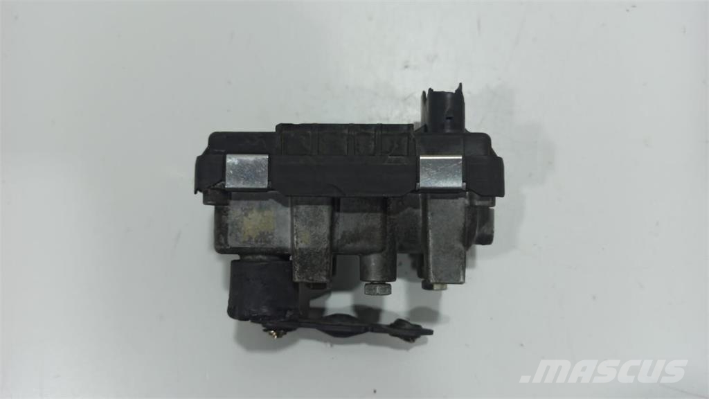 Mercedes-Benz / Make 730314 发动机