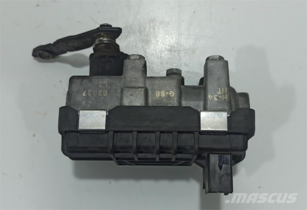 Mercedes-Benz / Make 730314 发动机