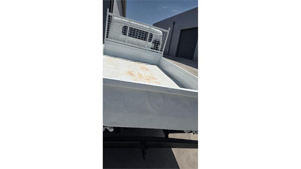 Mitsubishi Fuso com Cabine Dupla e Báscula - 2014 Cabinas