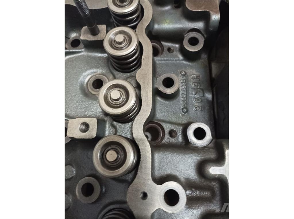 Nissan Atleon / B6.60 Cabeça do Motor com Válvulas Motores