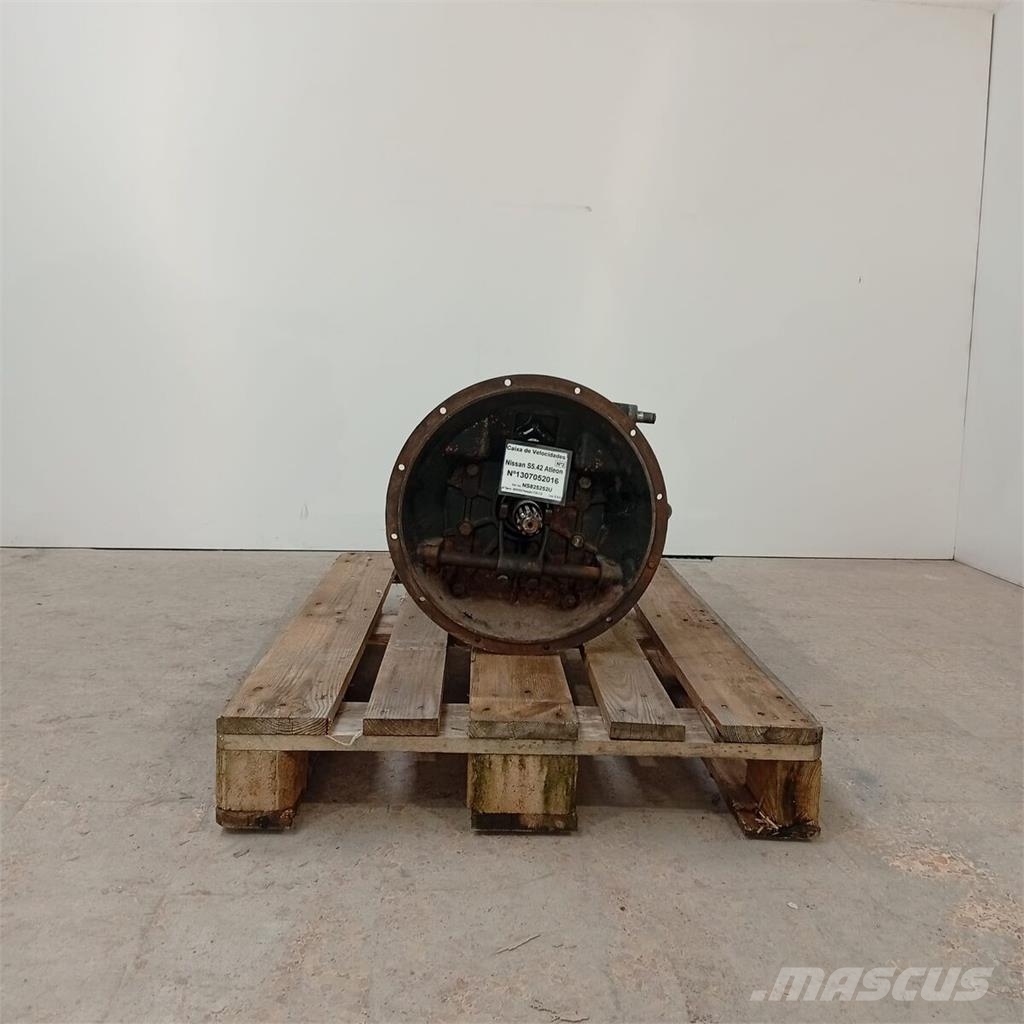 Nissan Atleon / S542 Caixa de Velocidades S5.42 R. 7,55-1 Pavarų dėžės