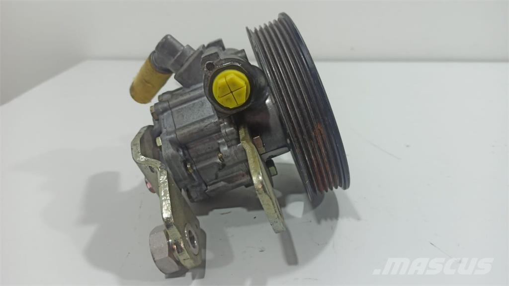 Nissan Cabstar Bomba de Direção Chassis