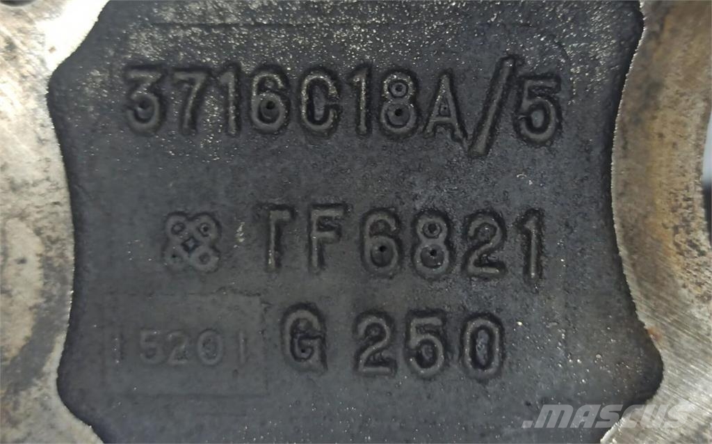 Perkins 1004 . 40 Tampa da Frente do Motor . 40T Gearboxes