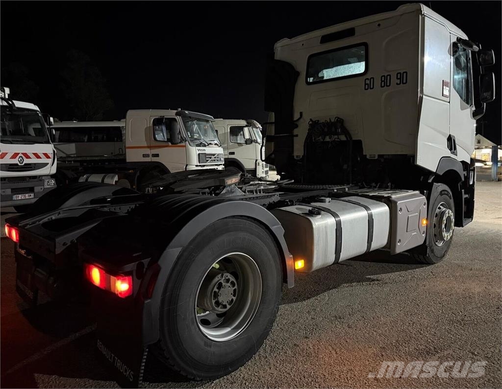 Renault C C 480 DTI 牵引车