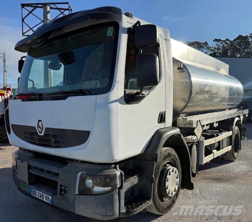 Renault Camião Cisterna Autonomo - 12 500lts com motobomba Camiones cisternas