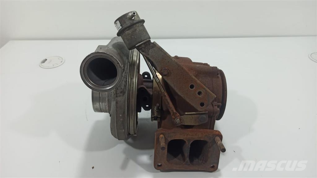 Renault DXI13 Turbocompressor HX55W 发动机