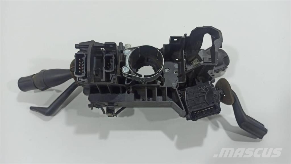 Renault FE / D7 Conjunto Suporte com Interruptores Premium Elektroonikaseadmed