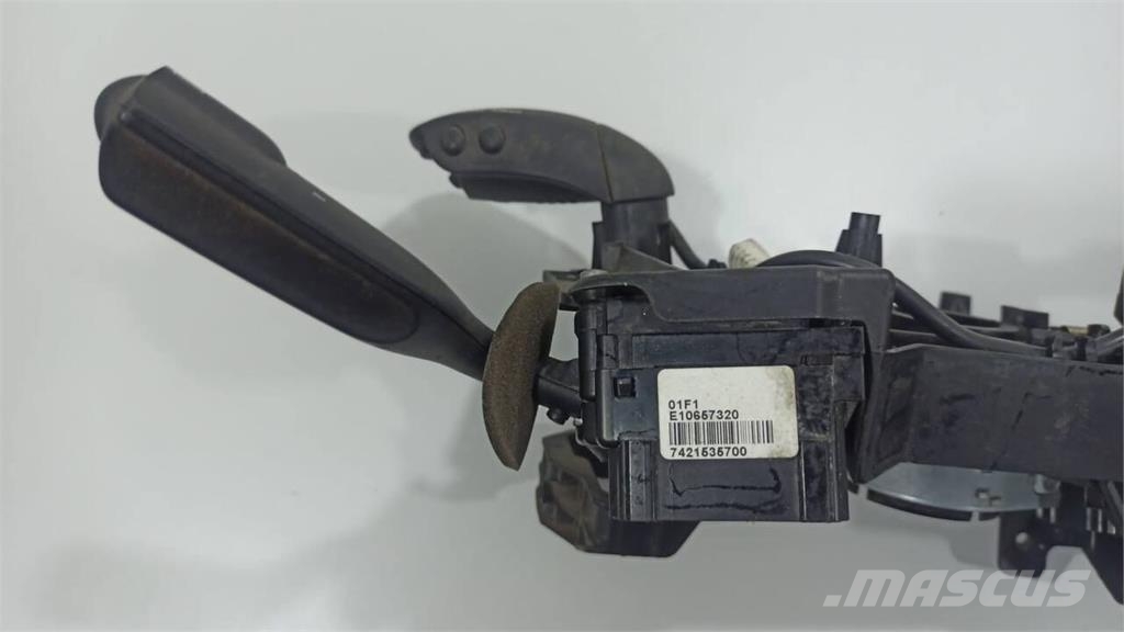 Renault FE / D7 Conjunto Suporte com Interruptores Premium Elektroonikaseadmed