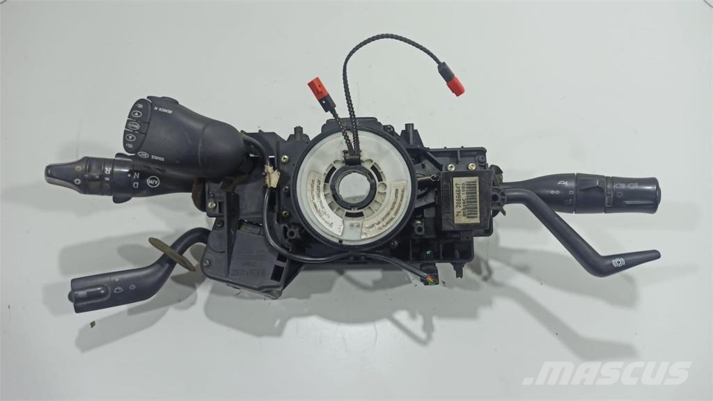 Renault Premium Conjunto Suporte com Interruptores Magnum Elektroonikaseadmed