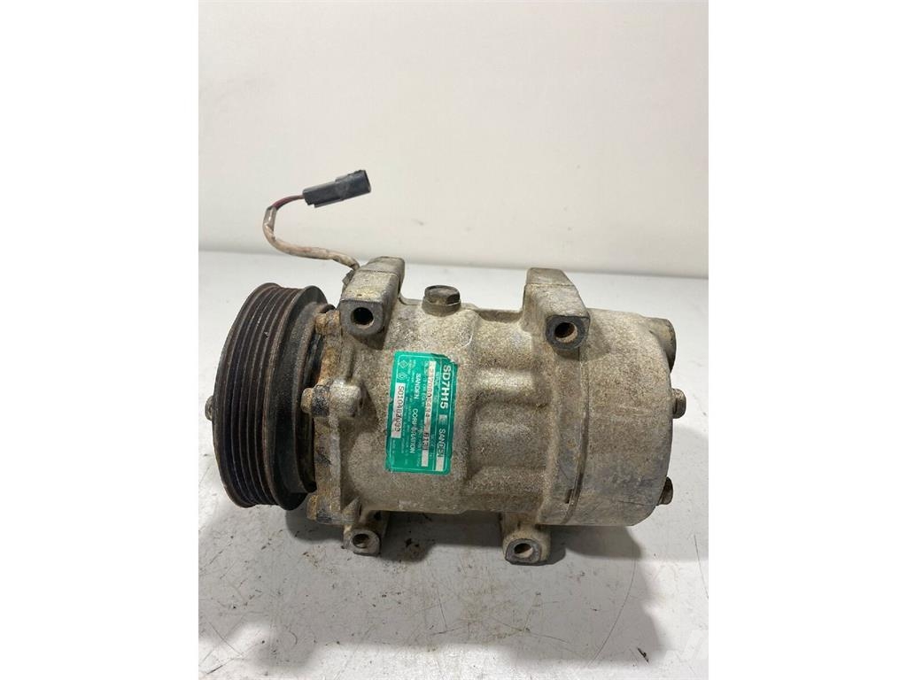 Renault Premium / DCI11 Compressor de Ar Condicionado SD7H Transport - drugo