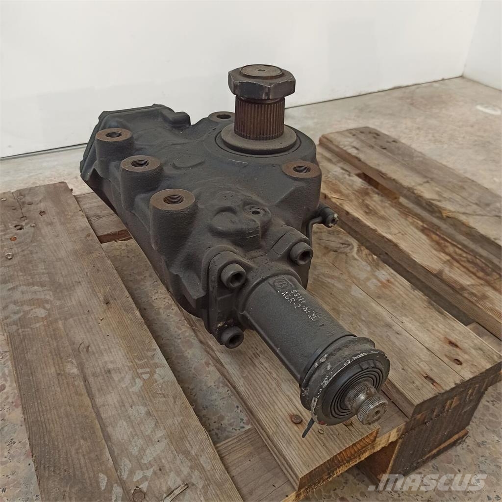 Renault spare part - suspension - steering gear 섀시 및 서스펜션