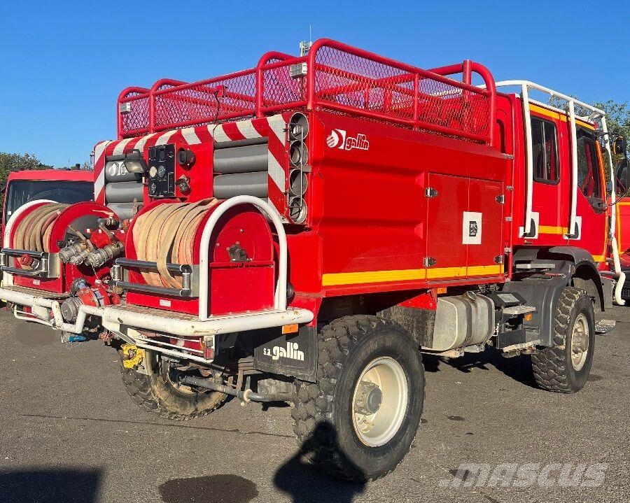 Renault VFCI / Kerax 4x4 Tanque 3500lts Bomba Rosenboer Eq شاحنات مسطحة/مفصلية الجوانب
