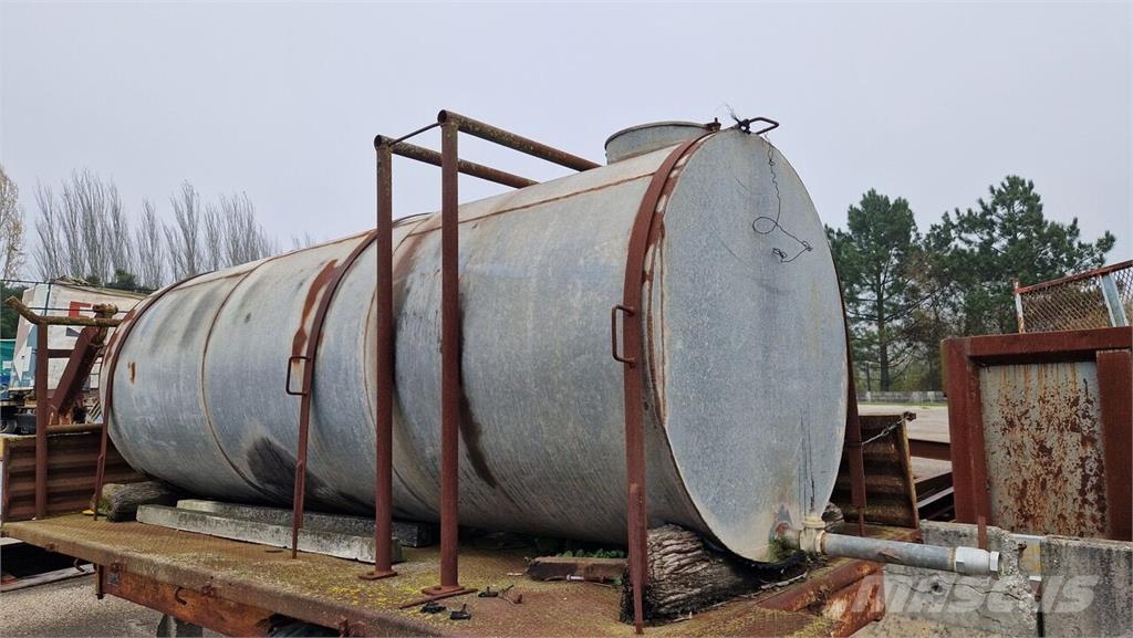 tank transport - tank trailer - water tank trailer Tankwagen